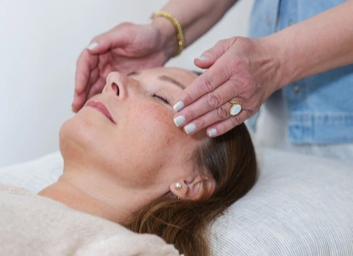 Reiki og Marianne Schade (Foto: K. Kuracka)