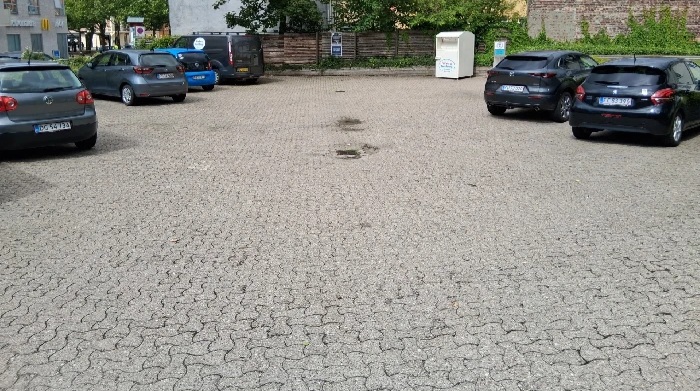Klinikparkering (Foto: M. Schade)